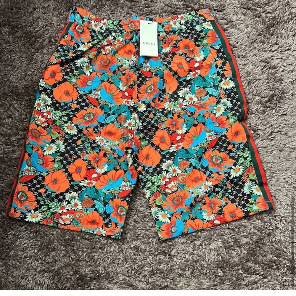 Brand new Gucci shorts nice colours